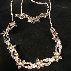 Pretty Necklace and Bracelet Set